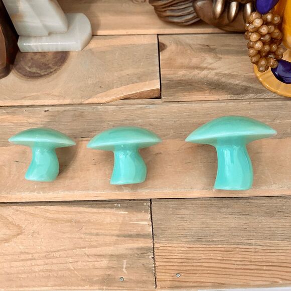 Viking Glass Mould Mosser Glass Solid Jadeite Glass Mushroom (Set of 3) - Picture 4 of 6